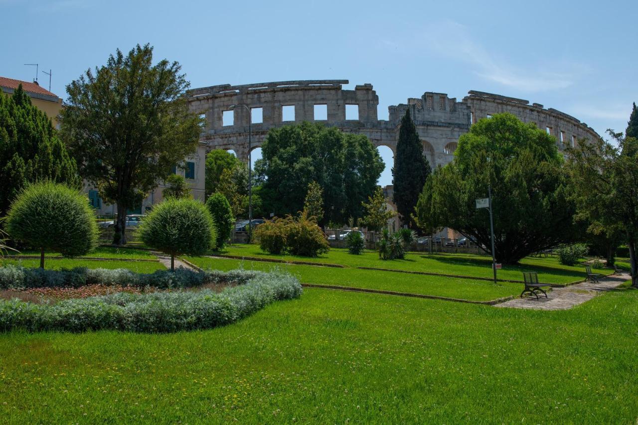 Apartman Point Pola Esterno foto